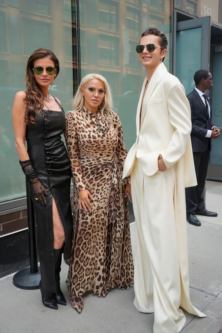 Amy Green, Saya Qahatan, Giovanni Fares